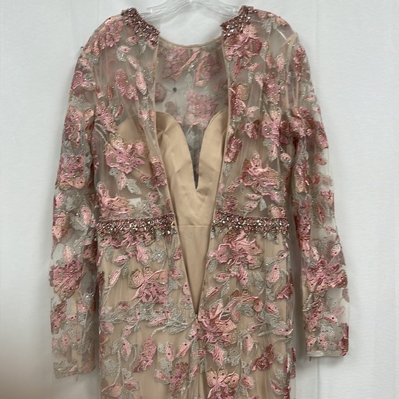 Mac Duggal Floral Appliqué Trumpet Gown - Picture 9 of 13